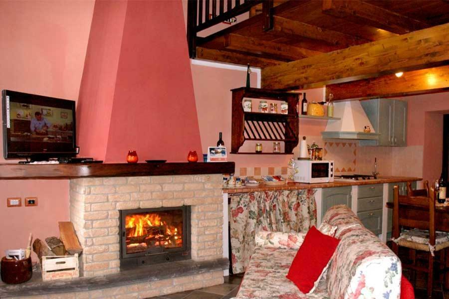 카레지네 Borgo Delle Panie B&B 외부 사진